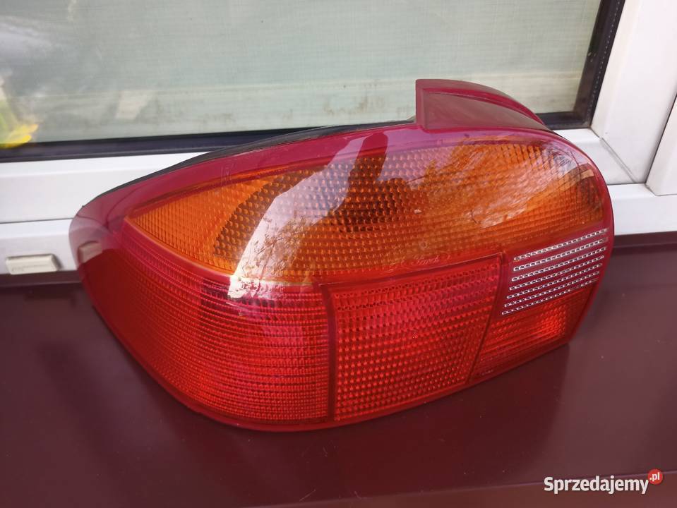 Ford Mondeo MK1 hatchback lampa tył tylna lewa Sieradz