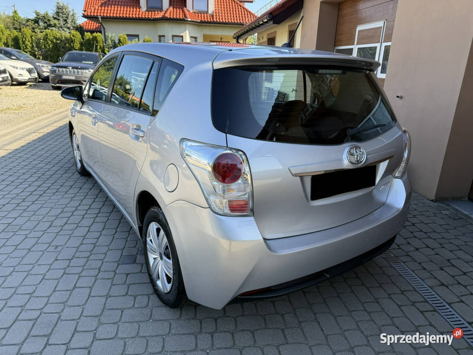 Toyota Verso 16 112 Klima Kamera Navi 7osobowy czujnik zmierzchu Orzech