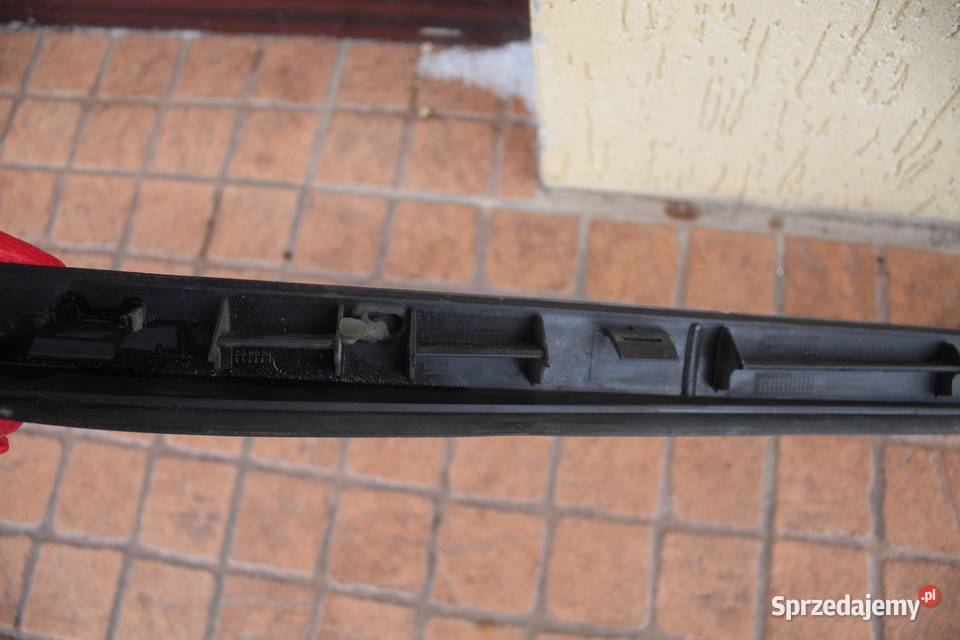 LISTWA SZYBY CZOŁOWEJ LEWA KGNC CITROEN C5 III osobowe