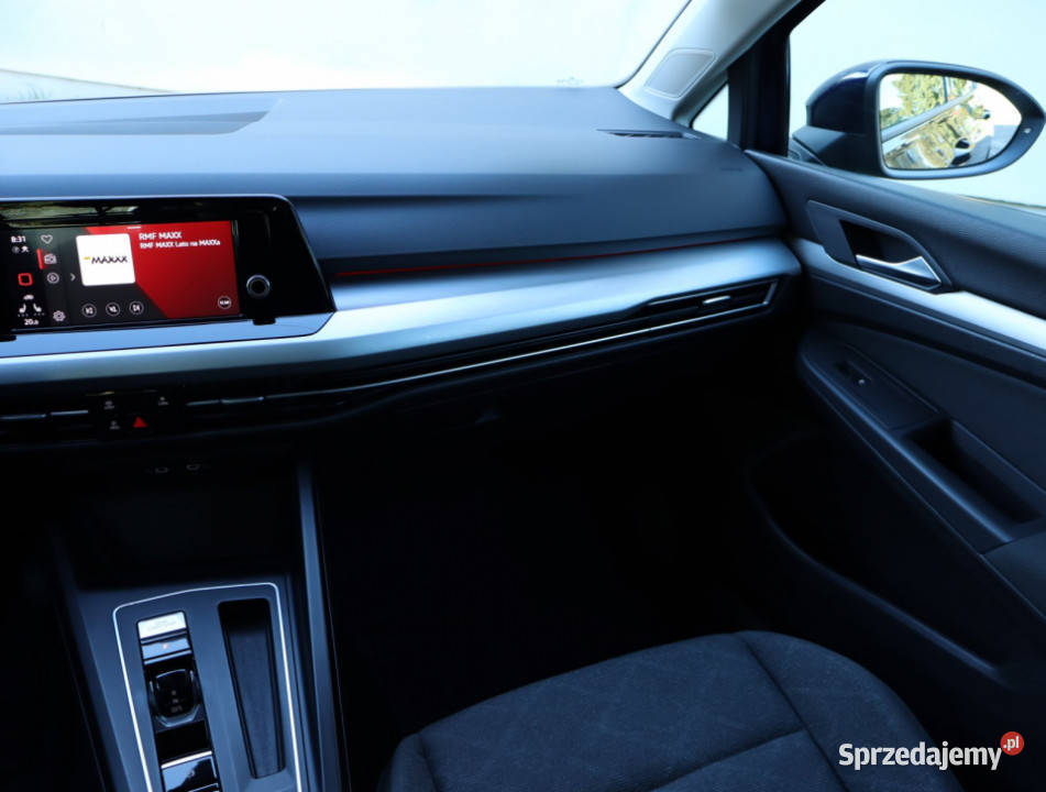 VW Golf 15 eTSI relingi dachowe