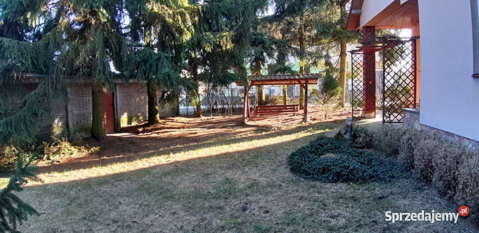 Mały bliźniak z garażem zalewem Borków