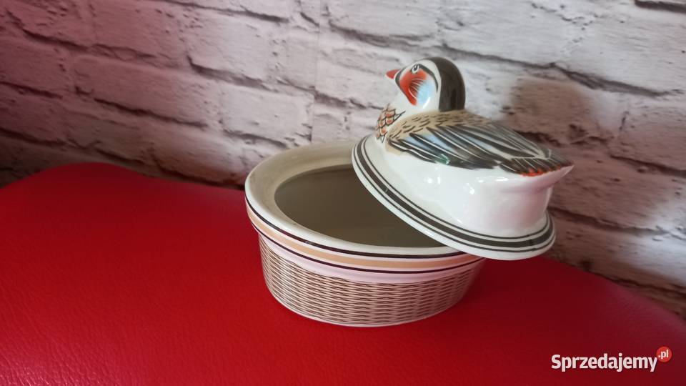 Kaczka w porcelanowm koszu