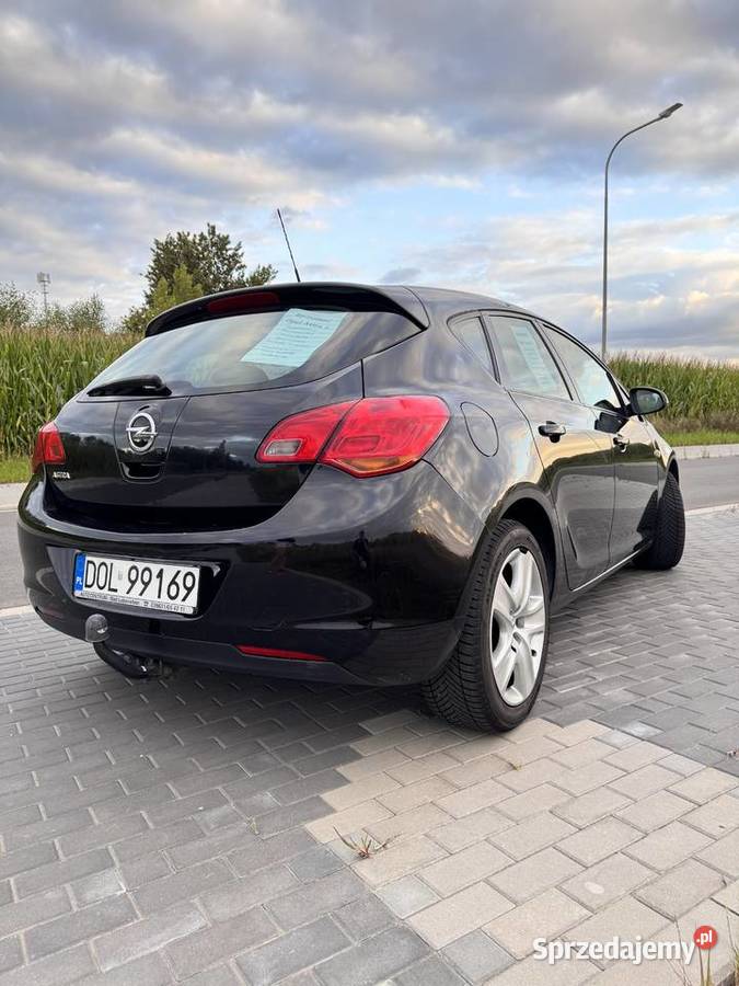 Opel Astra J 14 benzyna 2011 sprzedam