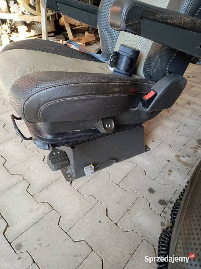 Fotel obrotowy skóra prawy VOLVO FH ciężarowe świętokrzyskie Staszów