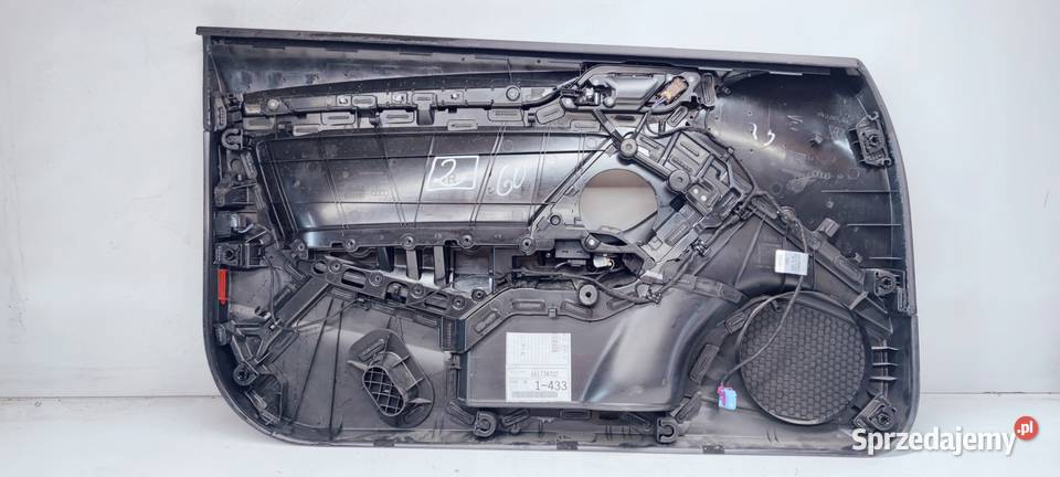 BOCZEK DRZWI P P AUDI A3 8V 8V3867106 MATERIAŁ 2 osobowe