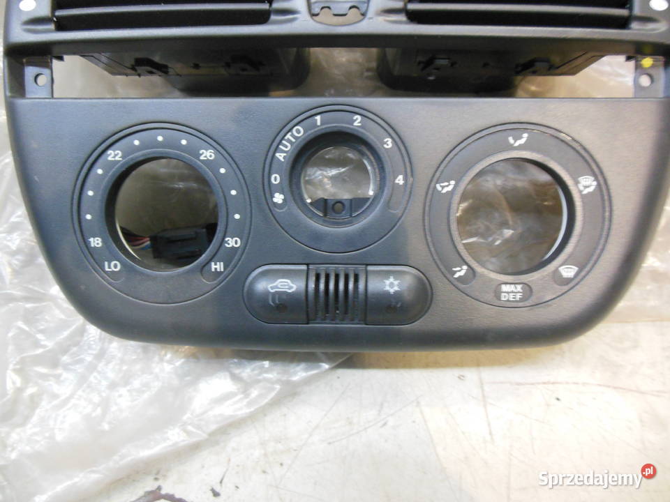 1830362 PANEL KLIMATYZACJI RAMKA OSŁONA DESKI osobowe śląskie Kozy