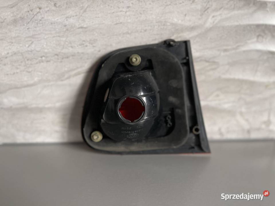 SEAT IBIZA PRAWA LAMPA W KLAPE Ostroróg