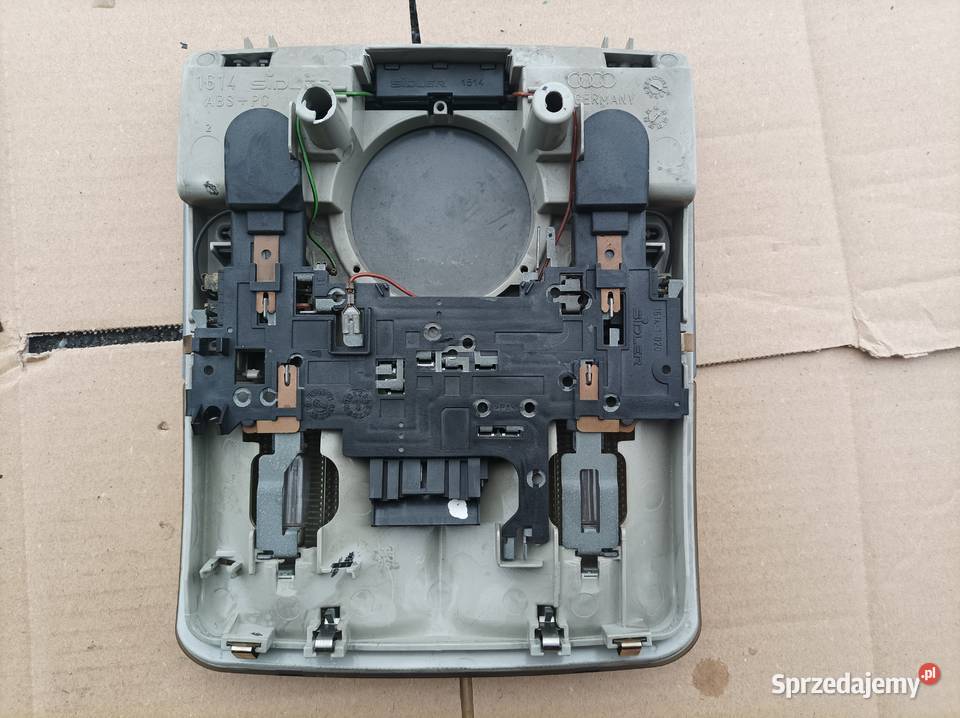 Lampka oświetlenie podsufitki górna Audi a4 b5