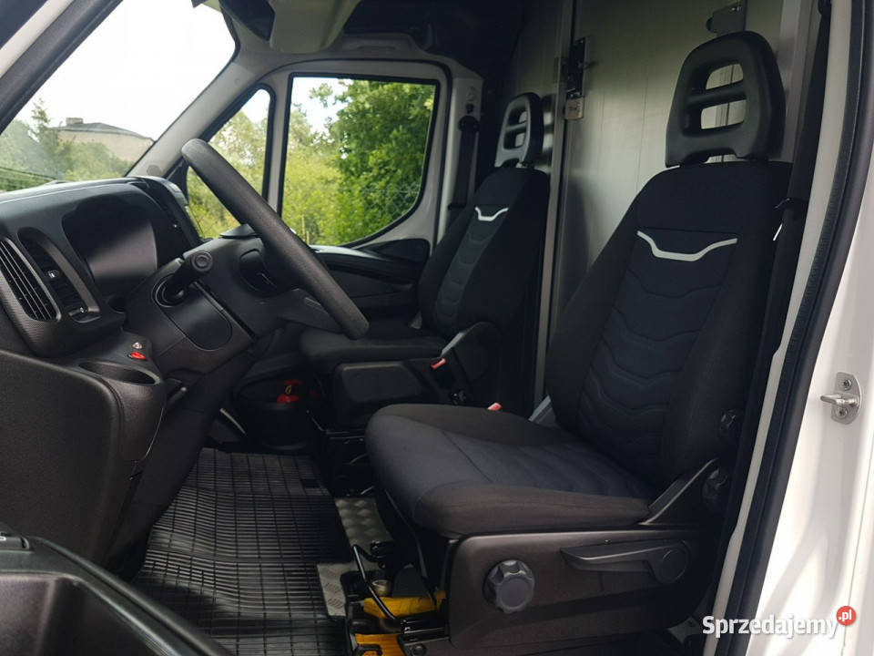 Iveco Daily KONTENER NISKOPODŁOGOWY 443x223x242 elektryczne lusterka Poręba