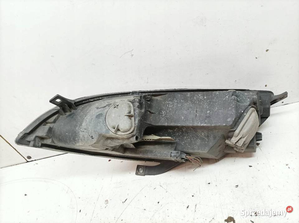 LAMPA PRZÓD PRAWA 0301208202 Mitsubishi Colt VII Lampy przednie Motoryzacja