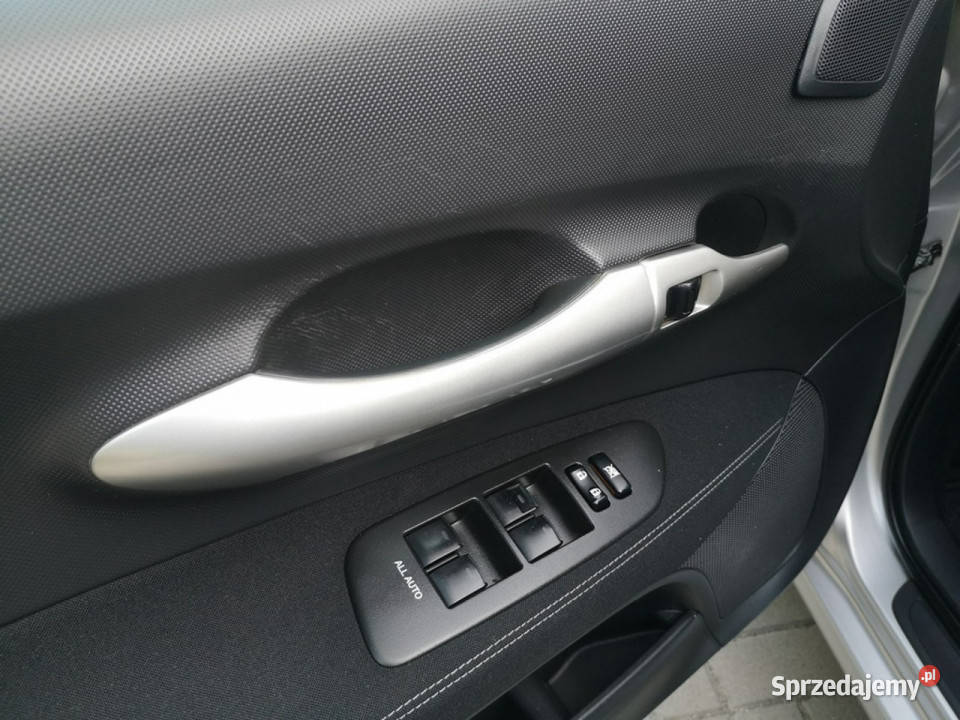Toyota Auris 16 Benzyna 132 Klimatr LIFT Isofix światła przeciwmgielne Strzegom