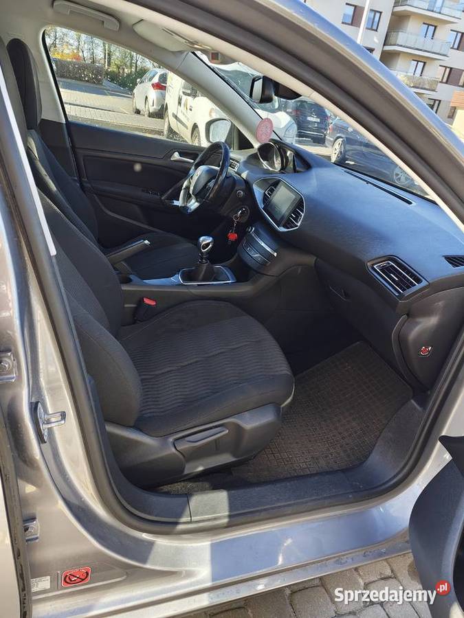 Peugeot 308 SW 12 PureTech dodatki Rok produkcji 2015 308 Lublin