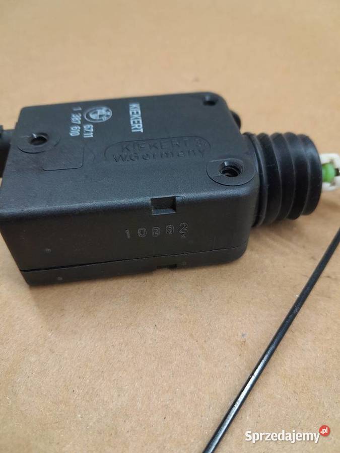 BMW E36 siłownik zamka klapy bagażnika 67111 387 Tomaszów Mazowiecki sprzedam