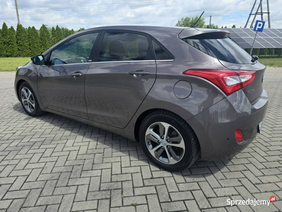 Hyundai i30 16crdi NavigacjaTempomatLedyKlimatr kurtyny powietrzne