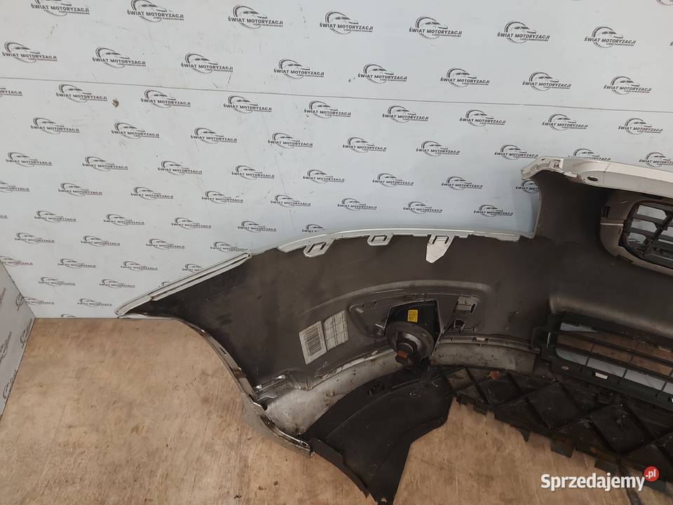 VOLVO V50 RDESIGN 12r zderzak przód osobowe Kielce