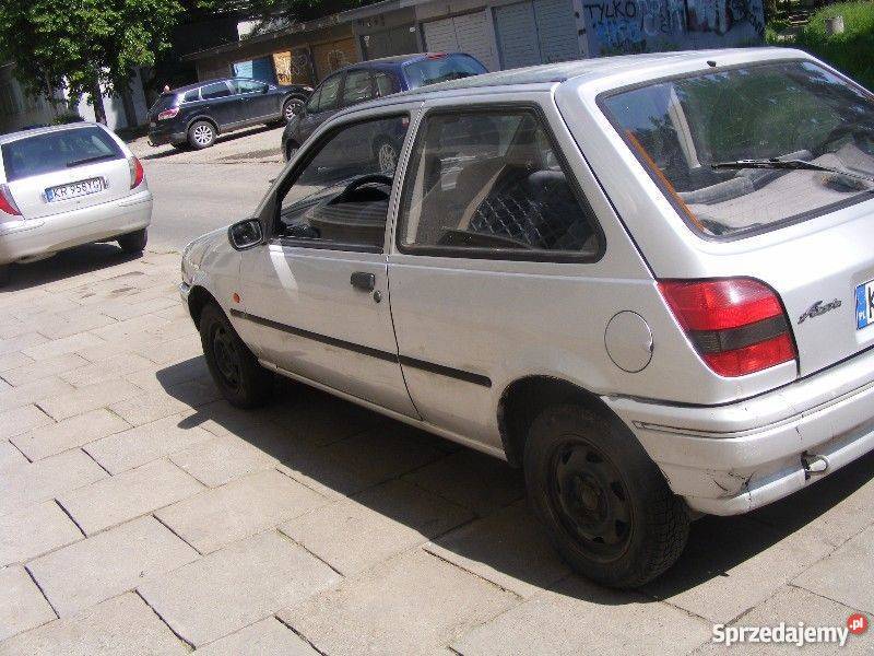 1995 Ford Fiesta Samochód osobowy Tanio Ładne i Rok produkcji 1995 Złota