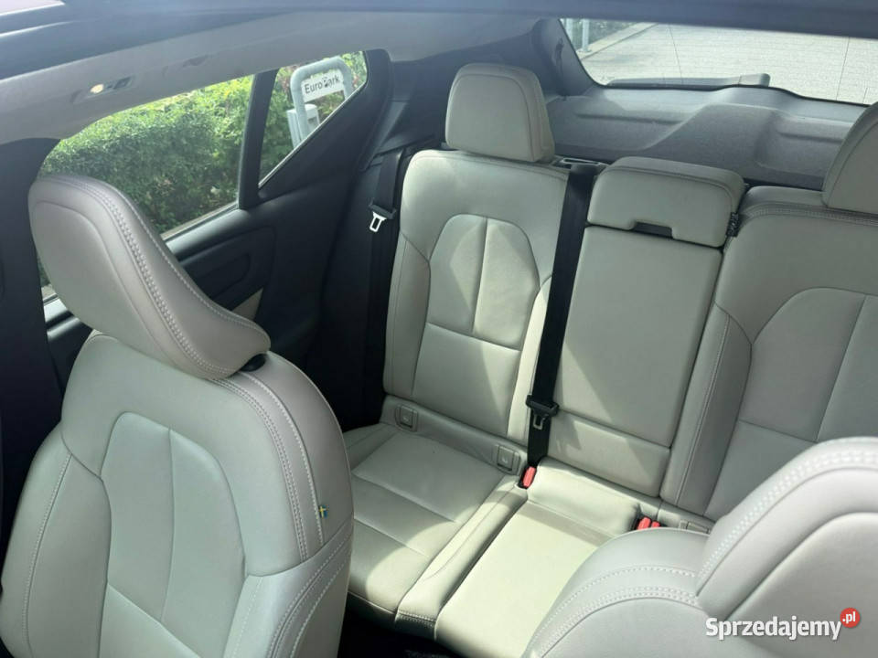 Volvo XC 40 bordowy Sadlno