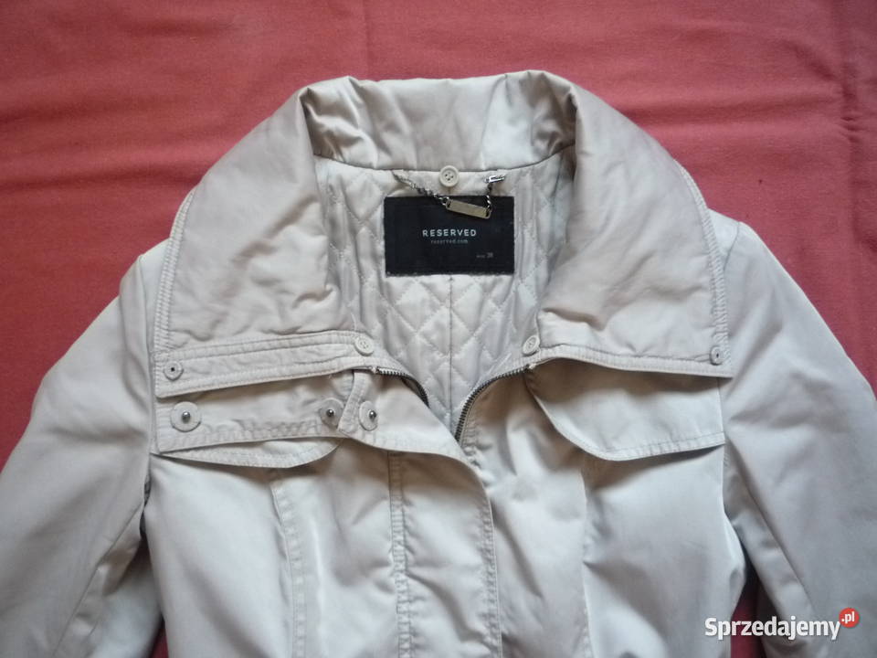 Reserved 3638 Beżowy płaszcz przejściowy lekko
