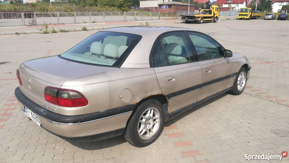 Opel Omega b 20 16v benzyna wyposażenie limuzyna welurowa tapicerka Białystok