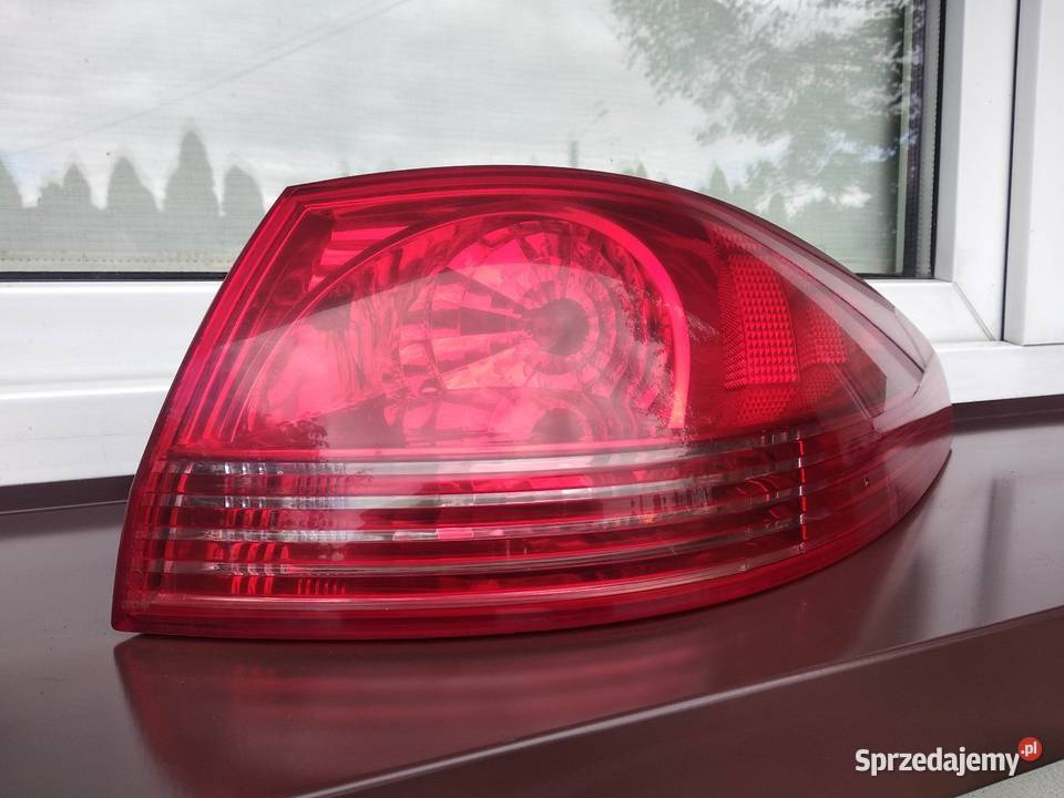 Peugeot 607 LIFT lampa tył tylna prawa narożna w osobowe Sieradz