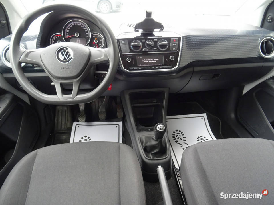 Toyota Yaris Samochód bezwypadkowy w bogatej Rok produkcji 2020 Łódź