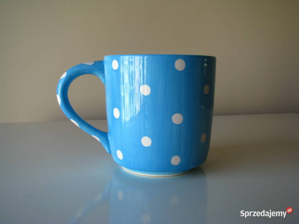 Urocze kubki w kropki z figurką delfina i pieska Brzegi