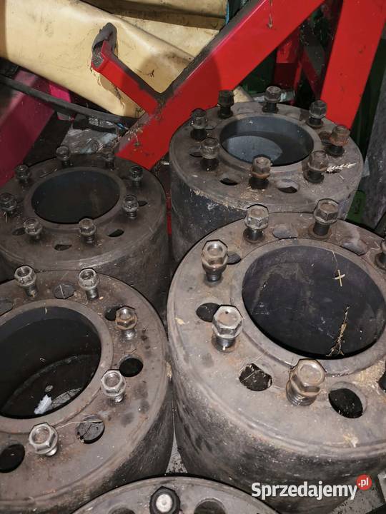 Dystanse poszerzenia rozstawu ciagnika Fendt Krzewata sprzedam