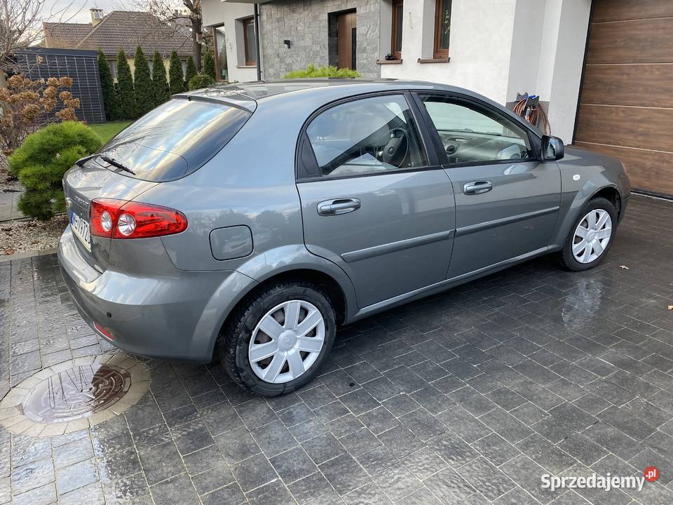 Salonowy bezwypadkowy Chevrolet Lacetti 2010 14