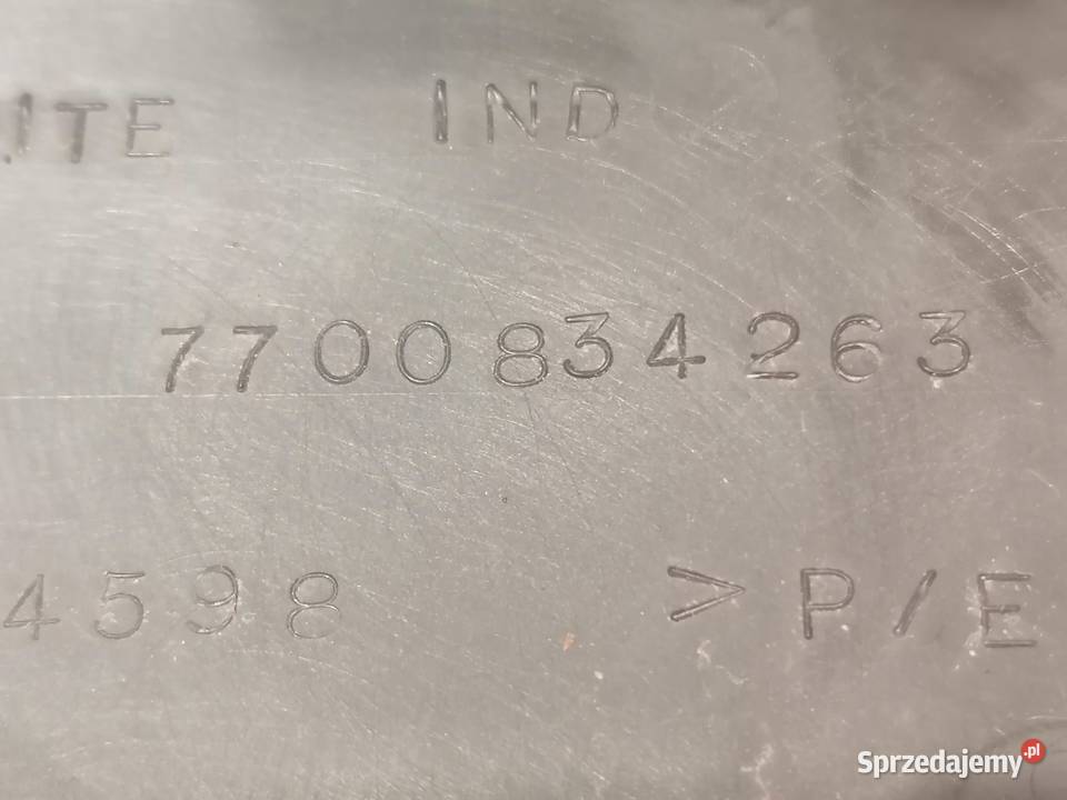 zaślepka halogenu zderzak przód 7700834263 prawa osobowe łódzkie