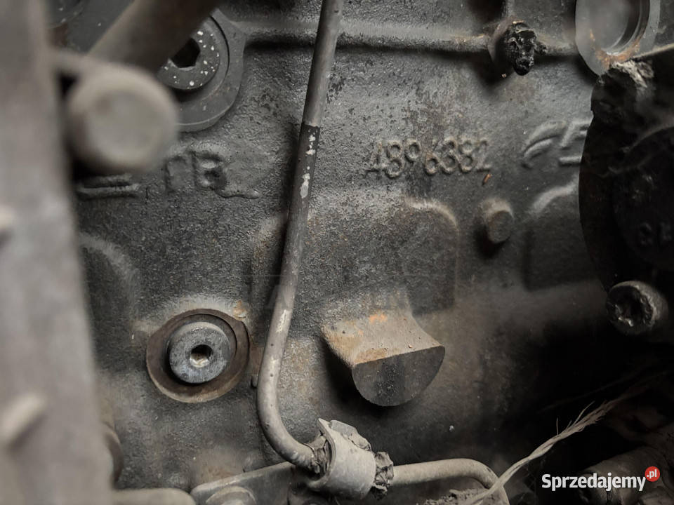 Case F4CE9684KJ606 87533639 Silnik CZĘŚCI Pozostałe Jastrzębniki