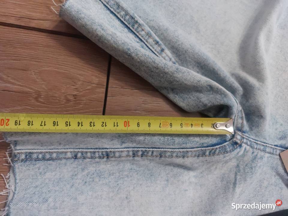 Spodenki jeansowe z przetarciami marki Vero Moda sprzedam
