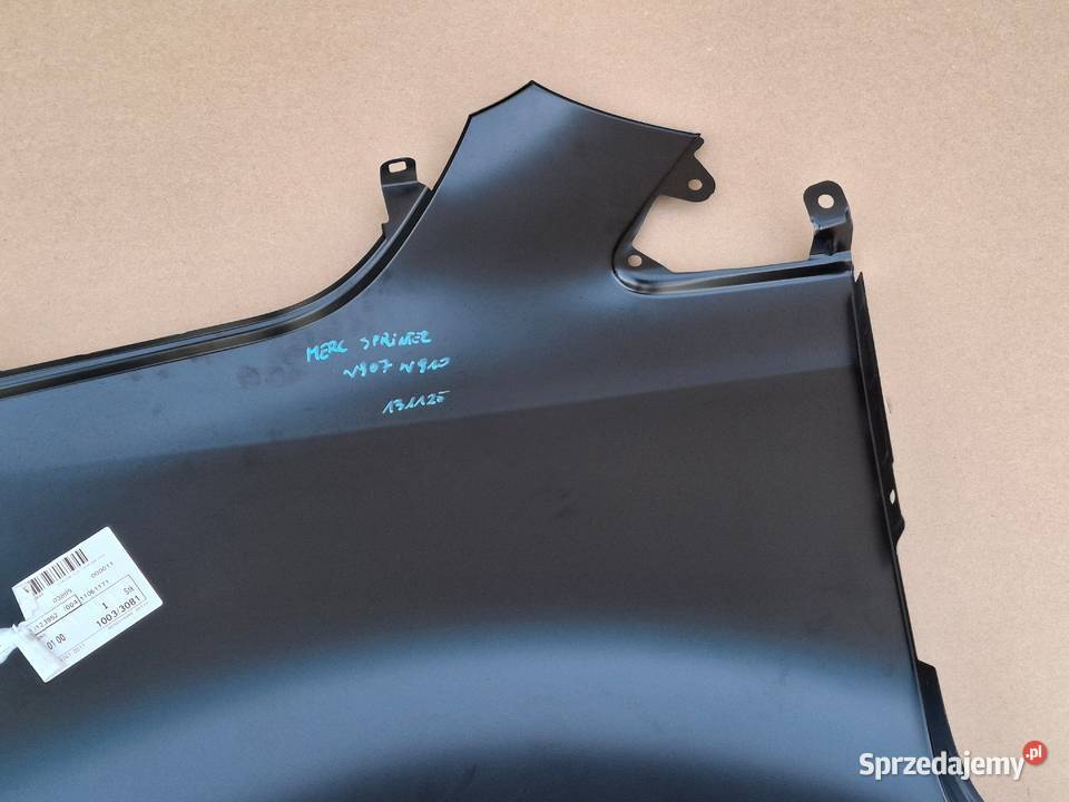 MERCEDES SPRINTER W907 W910 BŁOTNIK PRAWY PRZÓD Bieleń