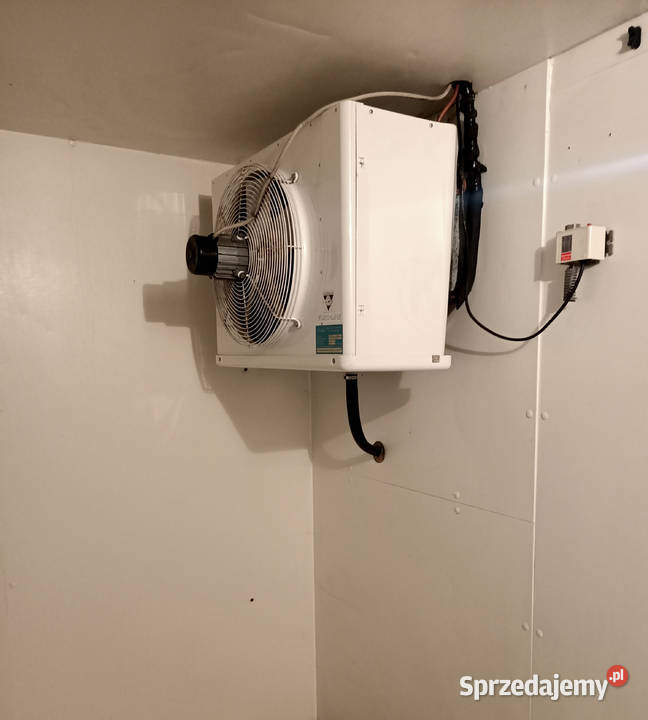 Duża komora chłodnicza 25 x 4m Gastronomia opolskie Bukowo