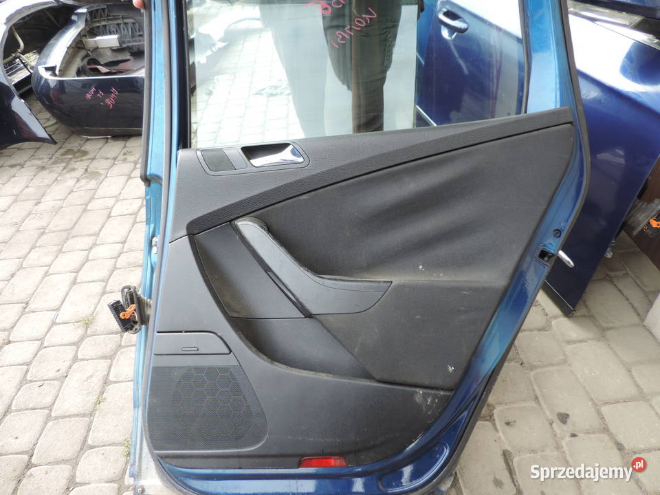 VW PASSAT B6 KOMBI DRZWI PRAWE PRAWY TYŁ TYLNE Nowy Sącz