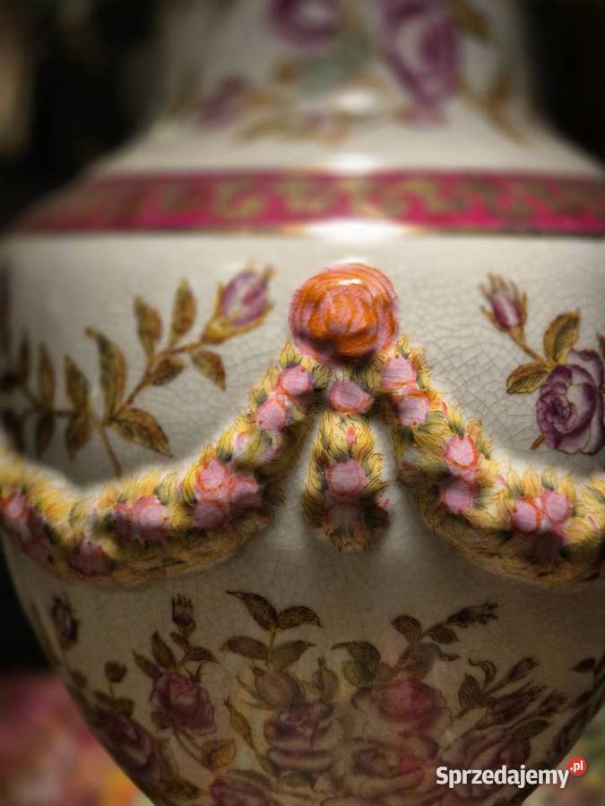 Porcelanowa waza królewska róże mosiądz ACD 118 Wrocław