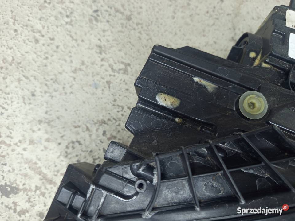 Reflektor prawy Merc c klasa LED 21 roku org Rzeszów sprzedam