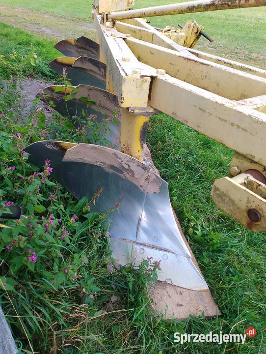 Pług zagonowy 5 cio skibowy szerokość rob 18 m Dąbrowica