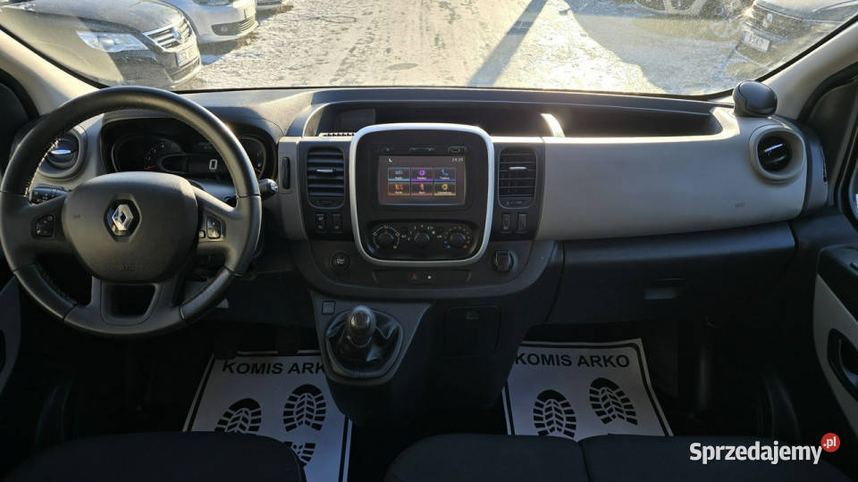 Renault Trafic 9 miejsc 2 komplety kół III 2014 wspomaganie kierownicy Trafic Zieleniewo sprzedam