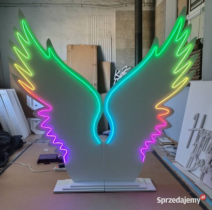 Skrzydła podświetlane LED Rawicz