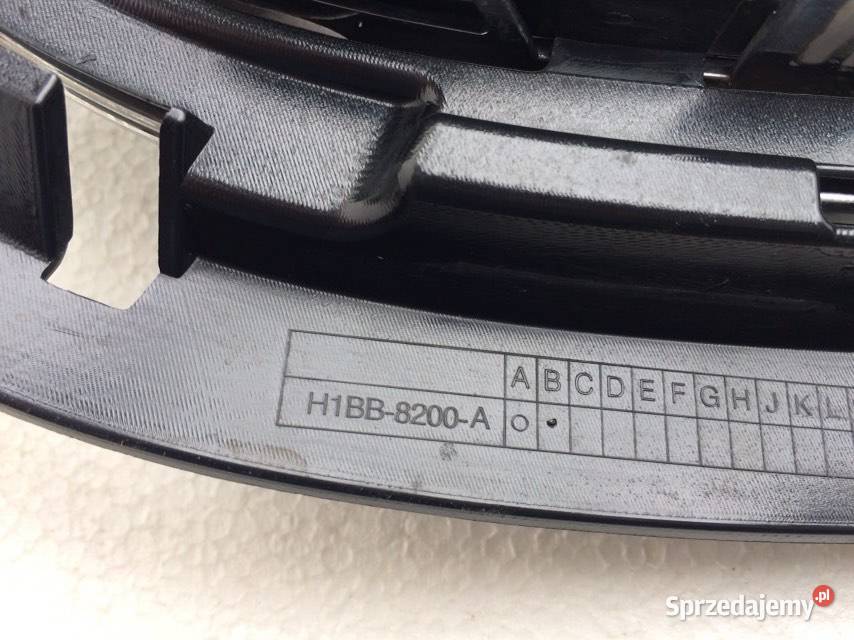 Ford Fiesta MK8 17 grill atrapa przód H11BB8200A zderzaki