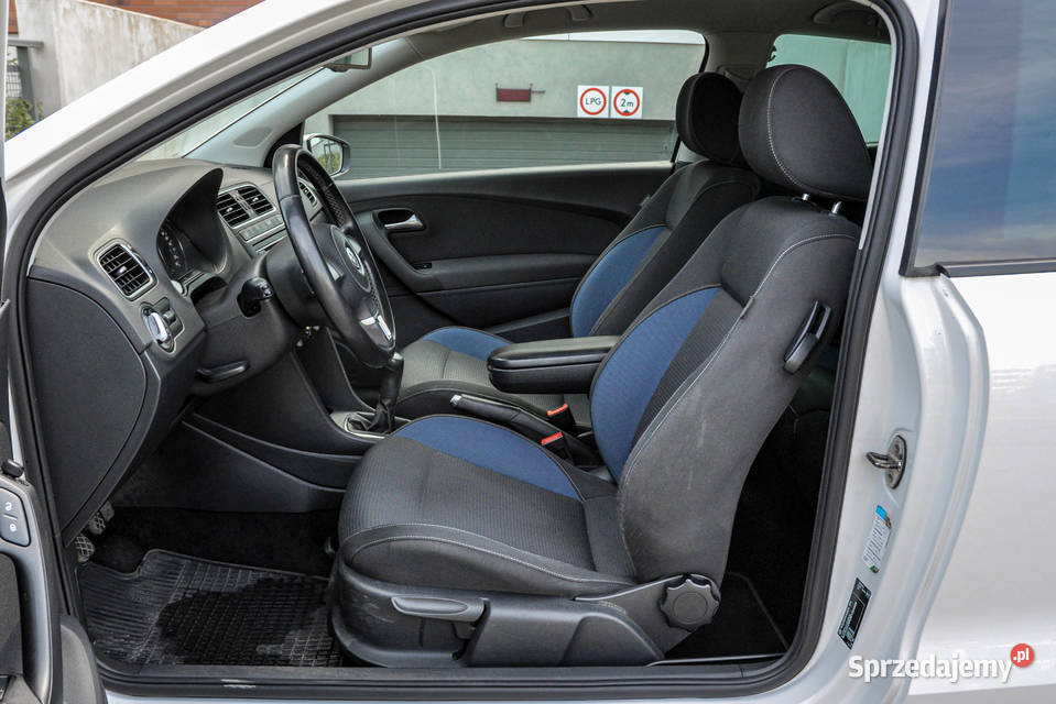 Volkswagen Polo 16TDI 2011 r Rok produkcji 2011 Wrocław