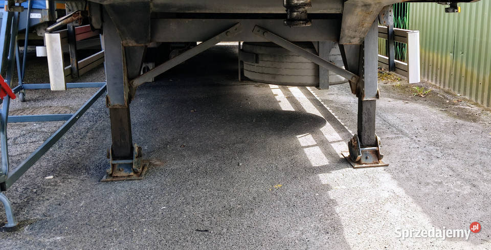 Naczepa ciężarowa PRIMBOX N2221 WORD Tarnobrzeg towarowe