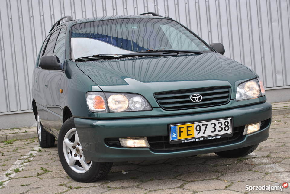 Toyota Picnic 20 benzyna 128 2 os Ciężarowy Vat1 Łódź
