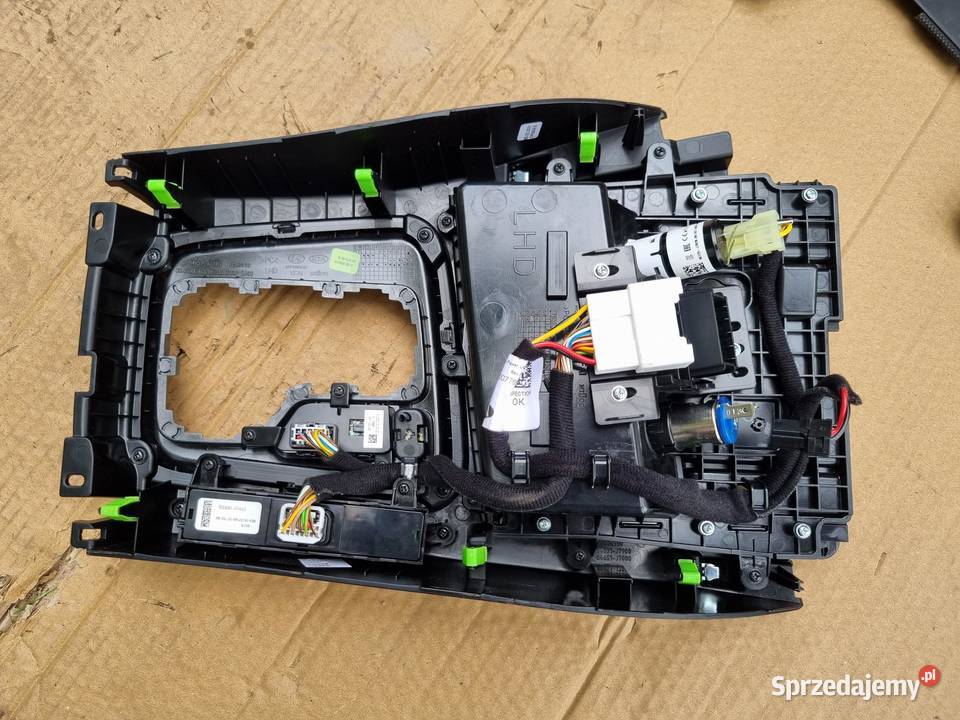 RAMKA OSŁONA ZMIANY BIEGÓW PANEL KIA XCEED
