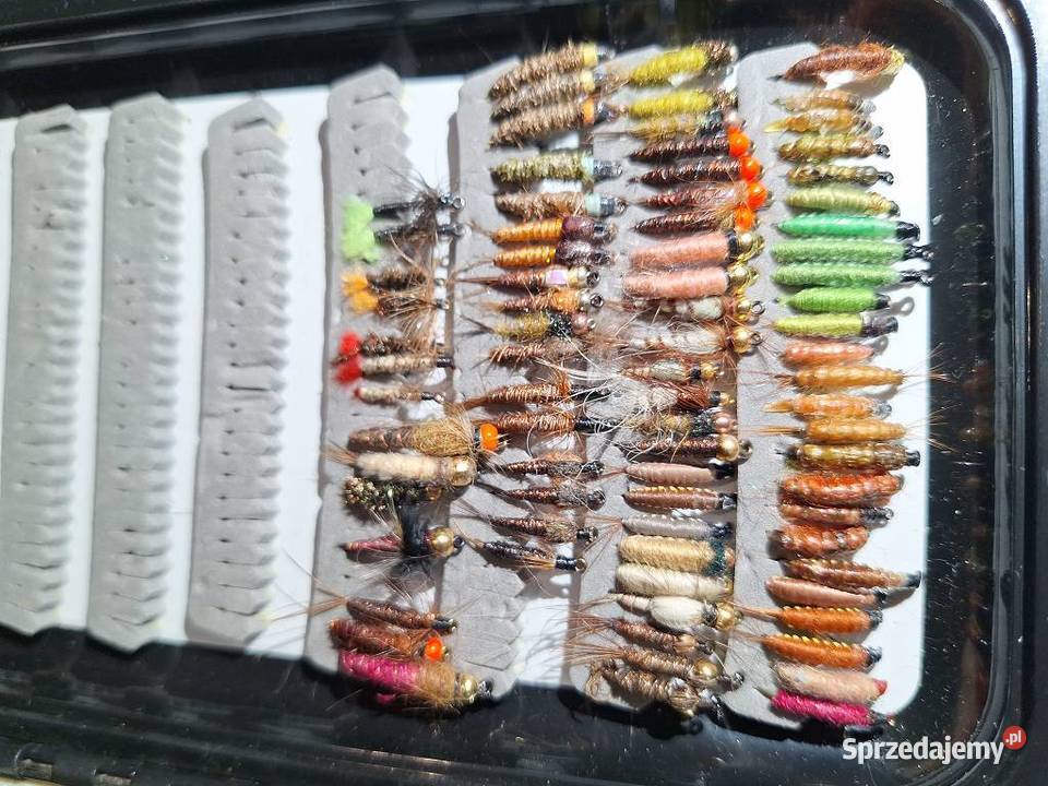 Przynęty wędkarskie Muchowe 230 sztuk pudełko śląskie