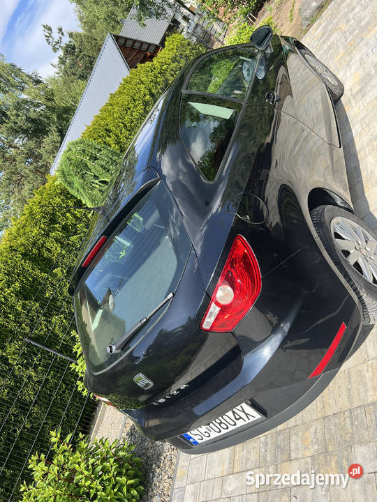 Seat Ibiza IV 12 Benzyna 2013 r 194 000 Czarny Ibiza Rzeszów