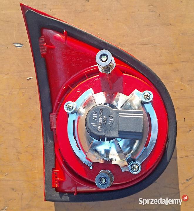 VW GOLF V LAMPA TYLNA 1K6945094E PRAWA KLAPY osobowe Radom sprzedam