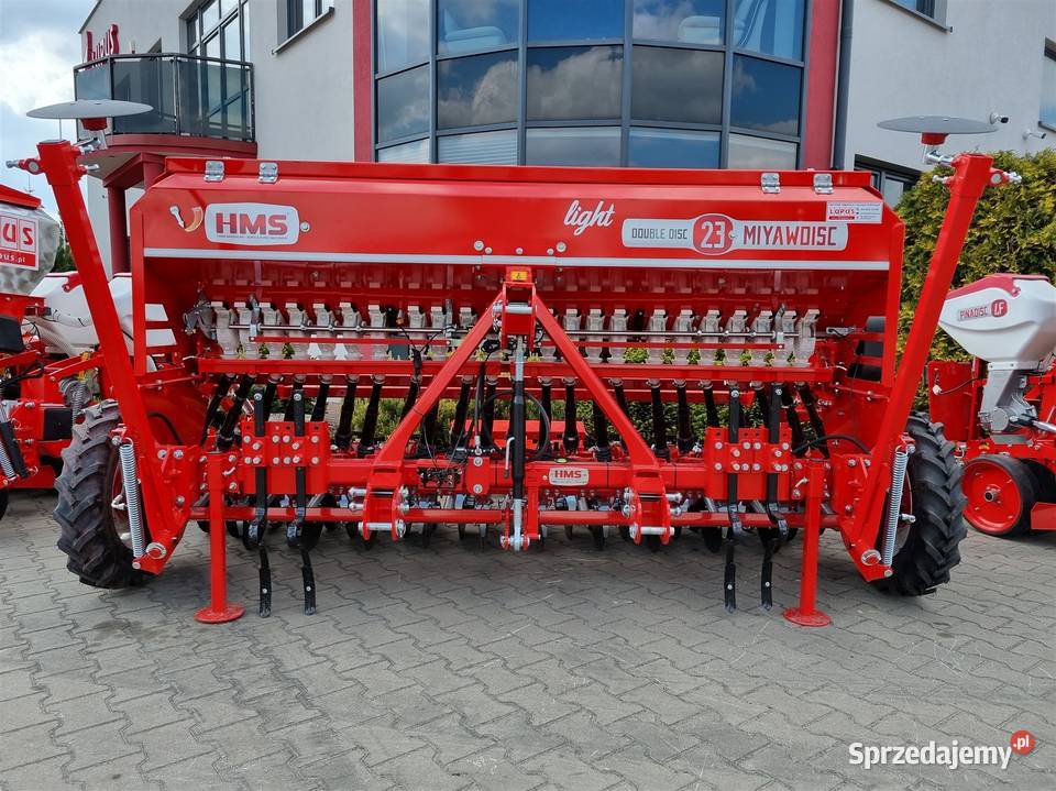 Siewnik dwutalerzowy zbożowy z komputerem 30 m Ciechanów
