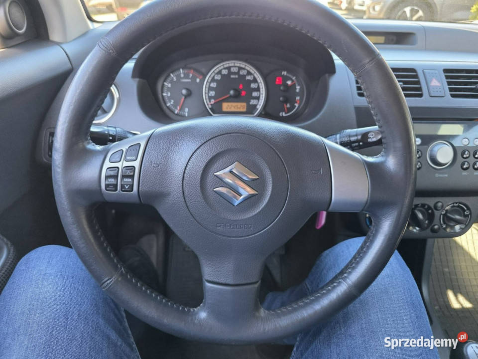 Suzuki Swift 13 Benzyna 92 Klimatyzacja Alufelgi 1328cm3 pomorskie Słupsk sprzedam