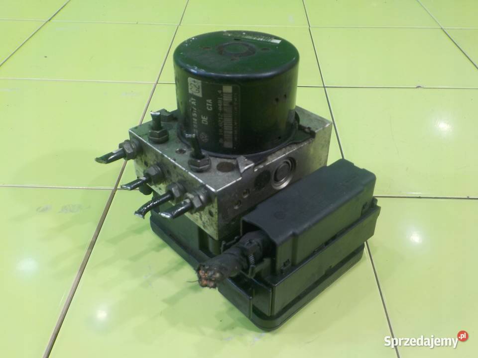 VW GOLF VI 16 TDI 10r HB 5D pompa ABS osobowe Suków